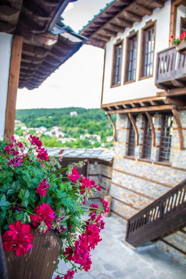 Leshtenski Rai Guest House Extérieur photo